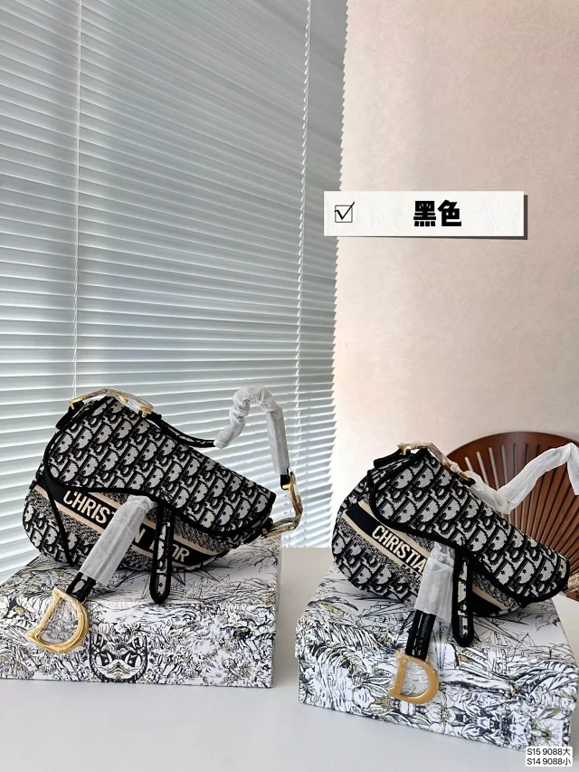Dior Crossbody Bags Saddle Bag product detail image 4