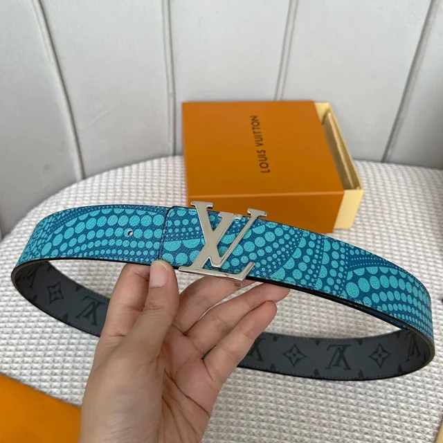 Louis Vuitton Belts LV Initials Buckle, Textured Leather product detail image 13