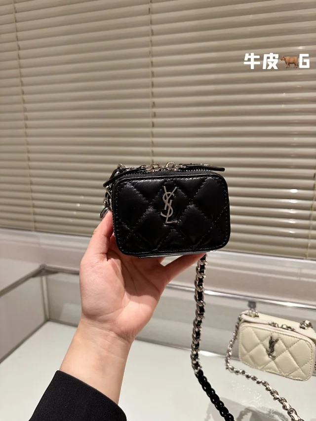 Saint Laurent Crossbody Bags Quilted chain-strap bag with YSL monogram product detail image 1