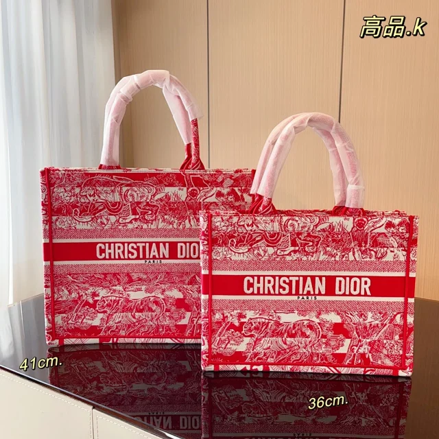 Dior Handbags Embroidered floral tote bag product detail image 10