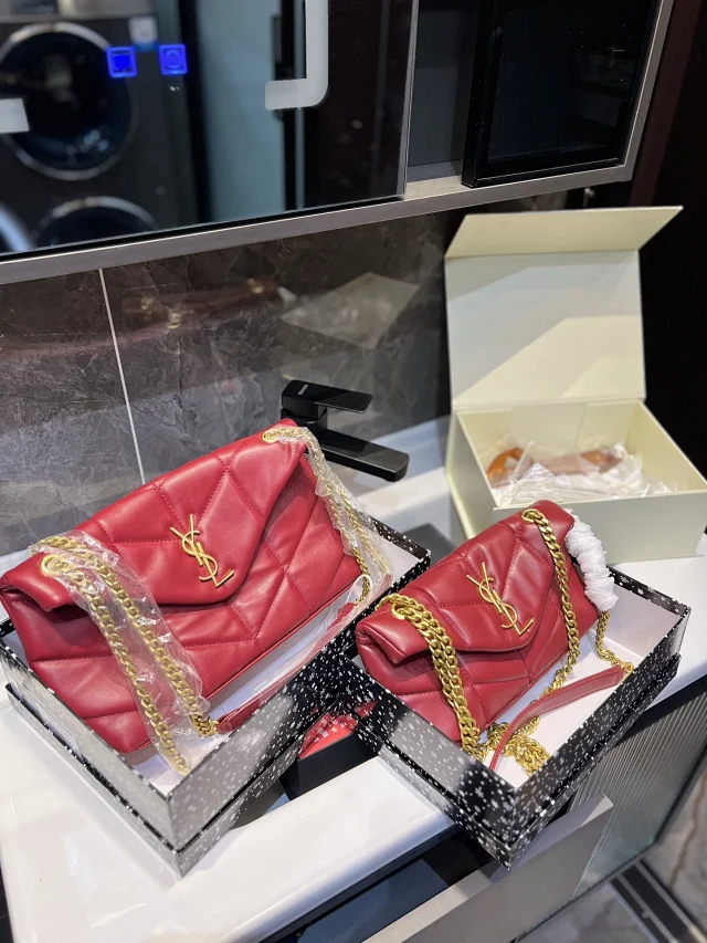 Saint Laurent Crossbody Bags Quilted chain-strap bag with YSL monogram product detail image 6