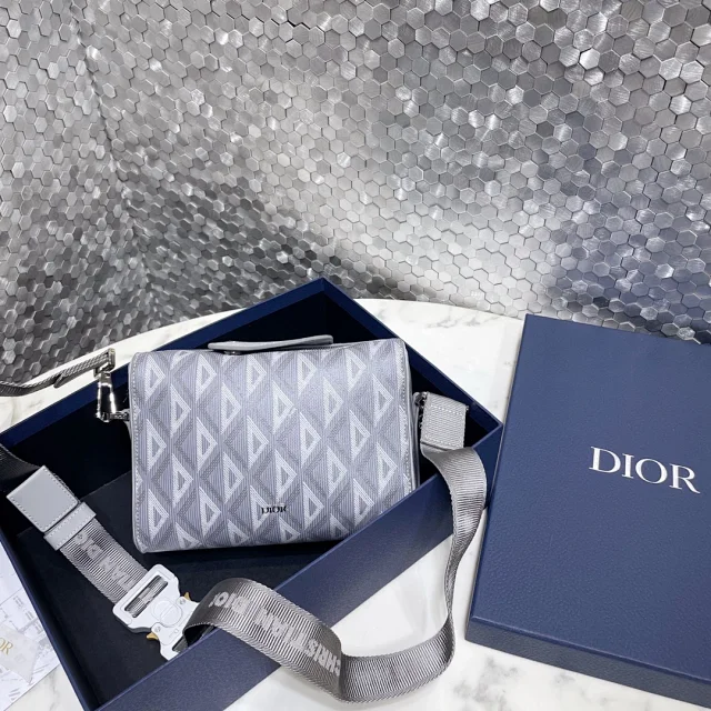 Dior Crossbody Bags Adjustable Strap Bag product detail image 8