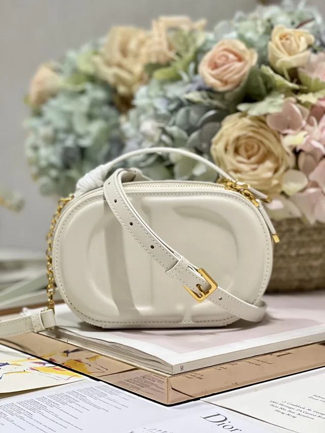 Dior Crossbody Bags Logo-Print Bag product detail image 14