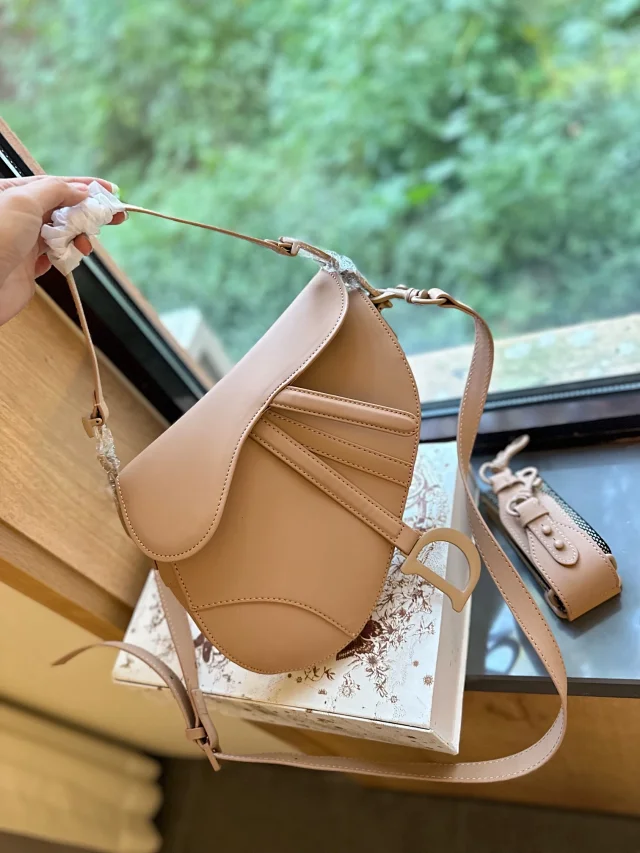 Dior Crossbody Bags Saddle Bag product detail image 4
