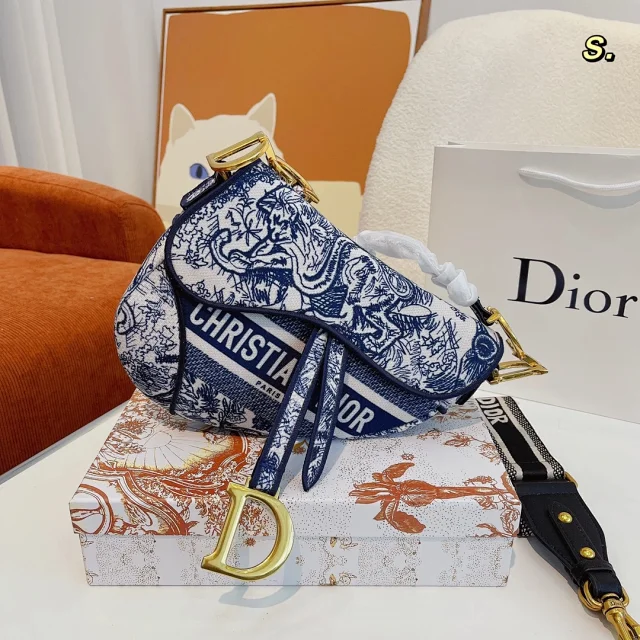 Dior Crossbody Bags Saddle Bag product detail image 9