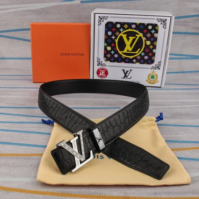 Louis Vuitton Belts LV Initials Buckle, Textured Leather product detail image 2