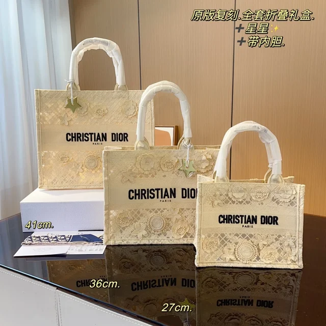Dior Handbags Embroidered floral tote bag product detail image 6