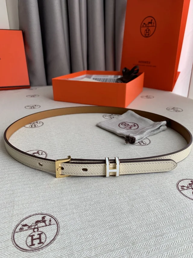 Hermès Belts Reversible H Buckle Belt product detail image 11