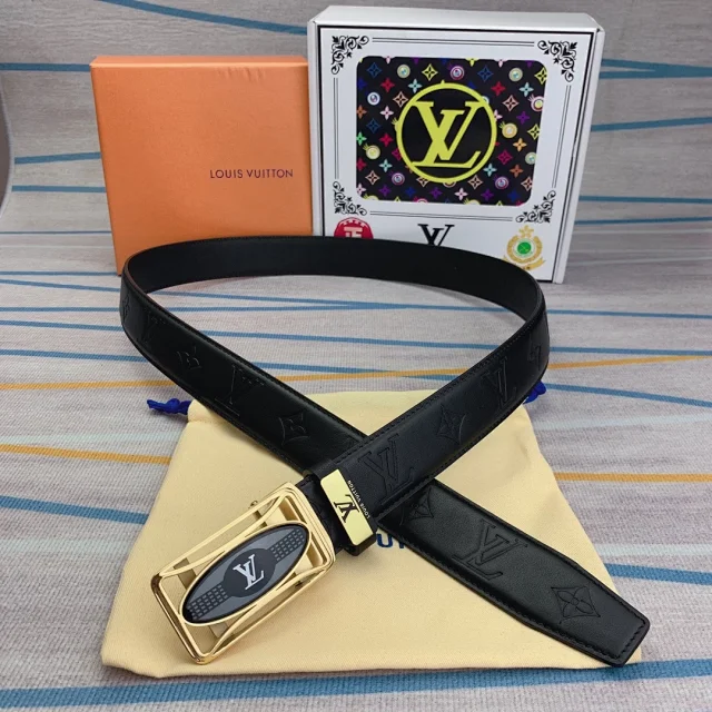 Louis Vuitton Belts LV Initials Buckle, Textured Leather product detail image 7