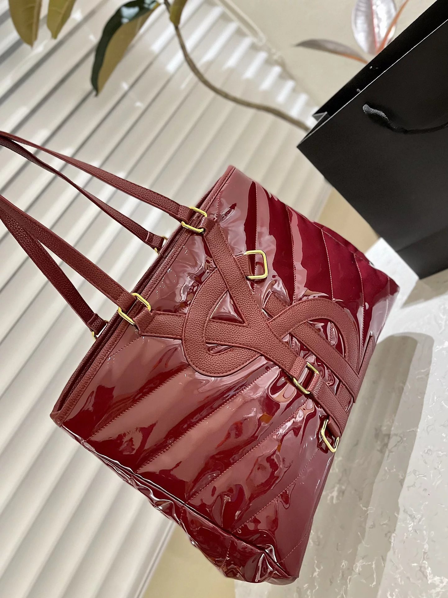 Saint Laurent Medium Quilted Leather Tote Bag Black - 6