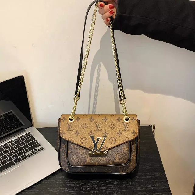 Louis Vuitton Shoulder Bags Monogram Flap Chain Bag product detail image 4