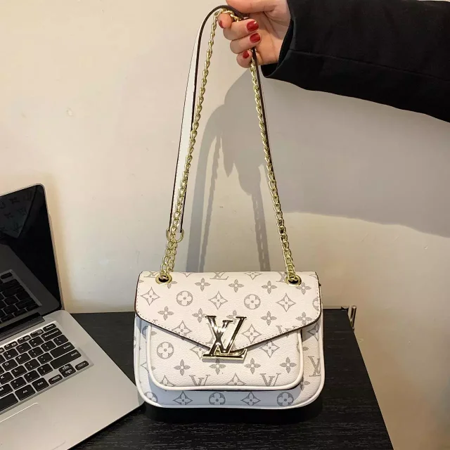 Louis Vuitton Shoulder Bags Monogram Flap Chain Bag product detail image 2