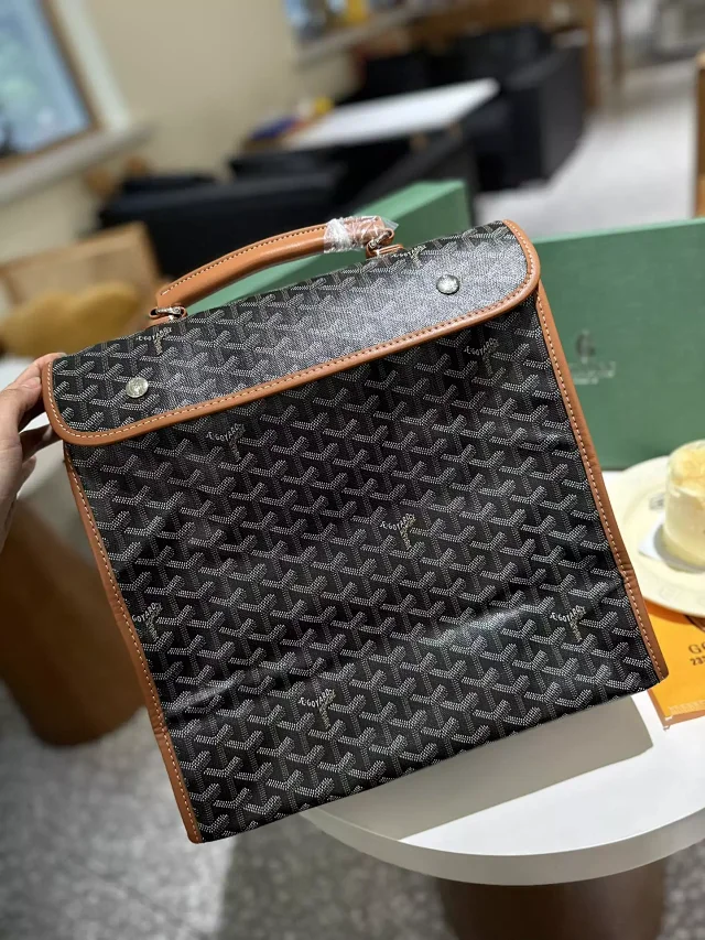 Goyard Backpacks Drawstring flap backpack product detail image 8