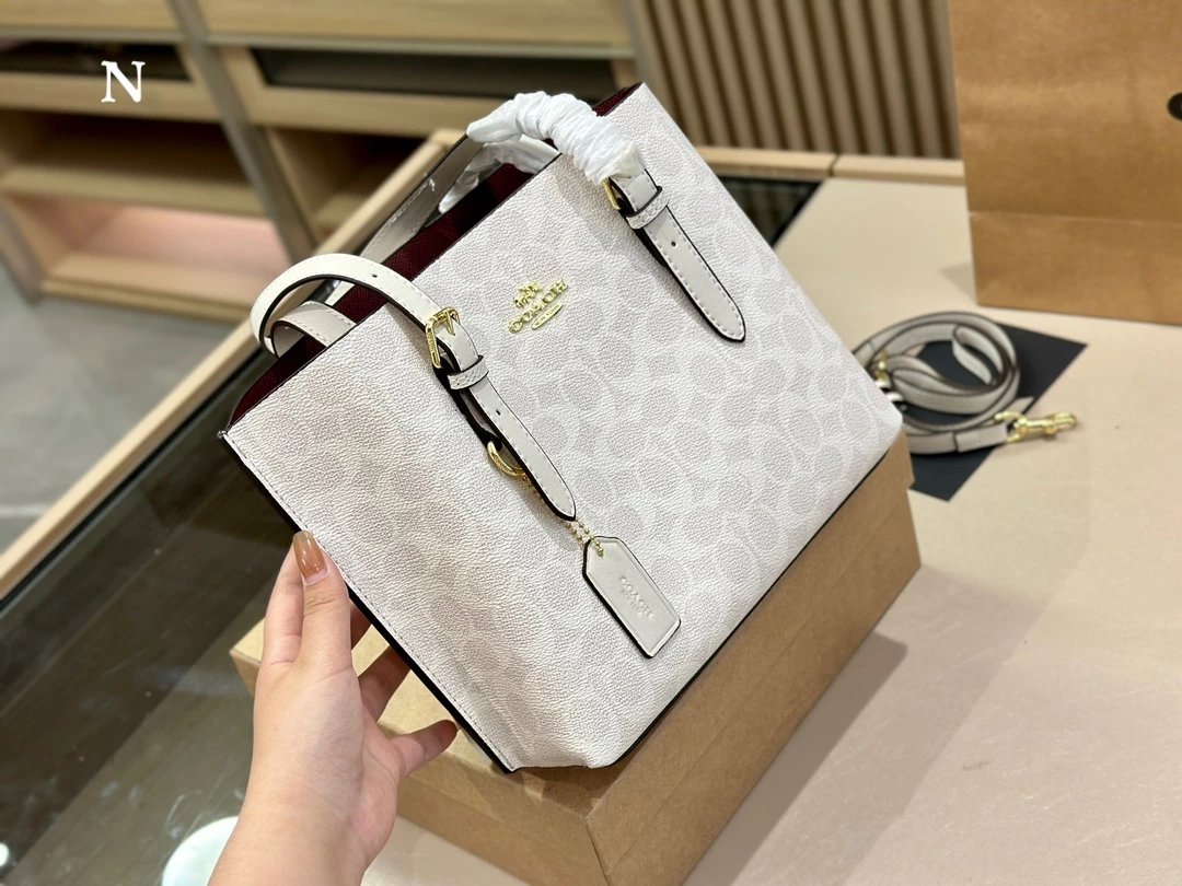 Coach Wicker Tote Bag in Beige and White Handbag - 3