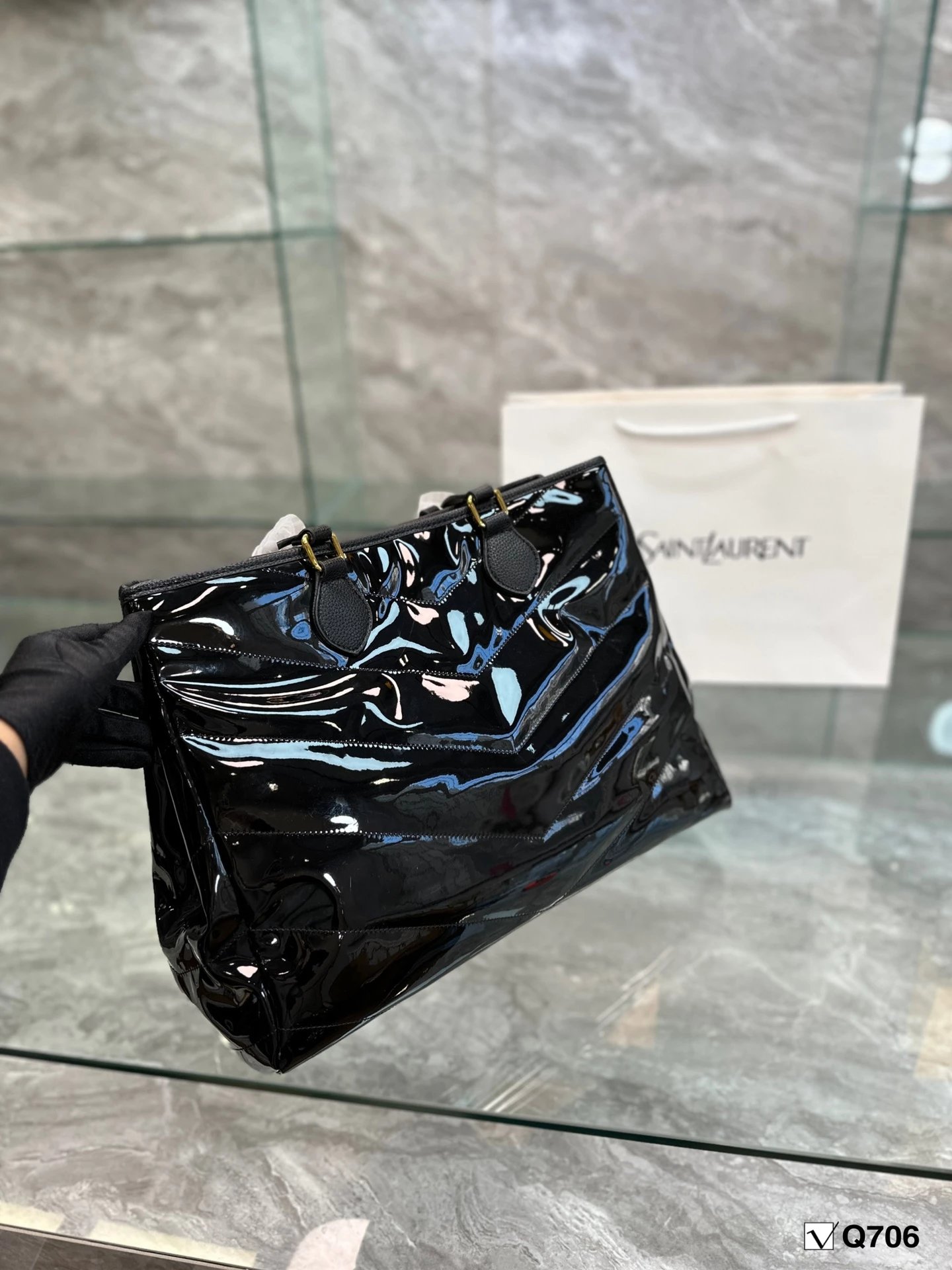 Saint Laurent Medium Quilted Leather Tote Bag Black - 4