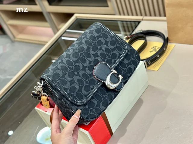 Coach Crossbody Bags Flap Bag product detail image 3
