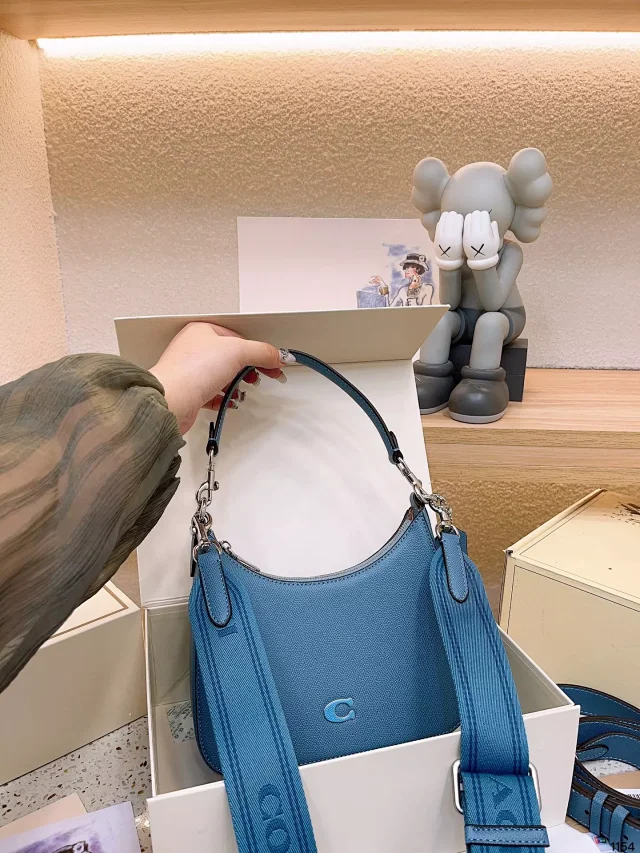 Coach Crossbody Bags Flap Bag product detail image 10