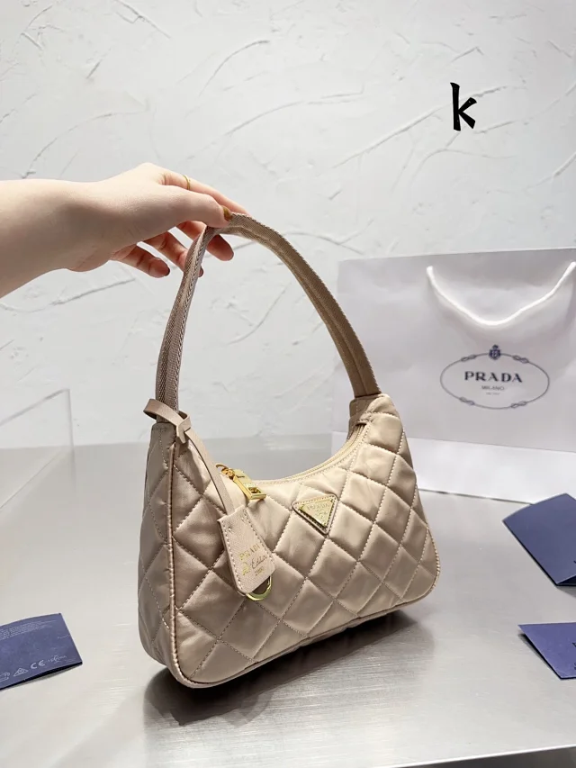 Prada Handbags Crinkled leather tote bag product detail image 8