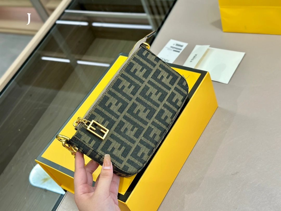 Fendi x Karl Lagerfeld Camera Bag Black and Yellow Crossbody Bag - 2