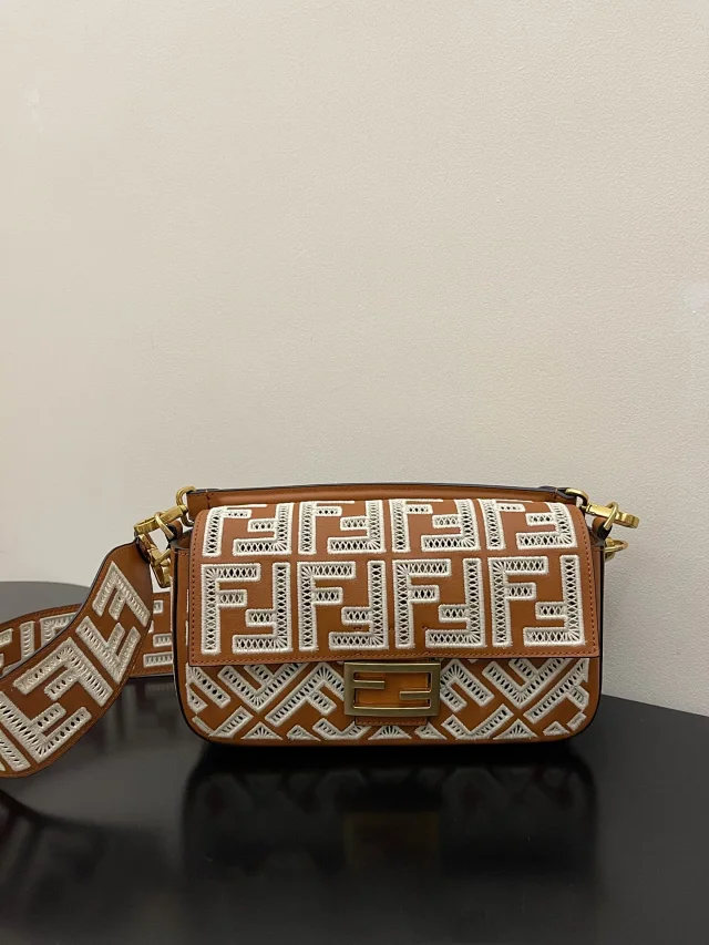 Fendi Crossbody Bags FF Monogram product detail image 7