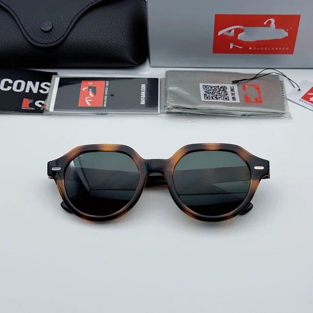 Ray-Ban Multiple sunglasses models product detail image 17