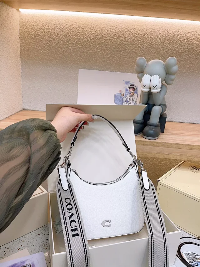 Coach Crossbody Bags Flap Bag product detail image 13