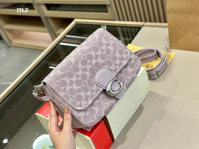 Coach Crossbody Bags Flap Bag product detail image 2
