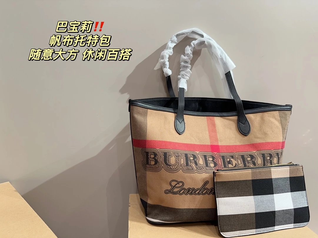 Burberry Reversible Tote Bag Black / Check Tote Bag - 5