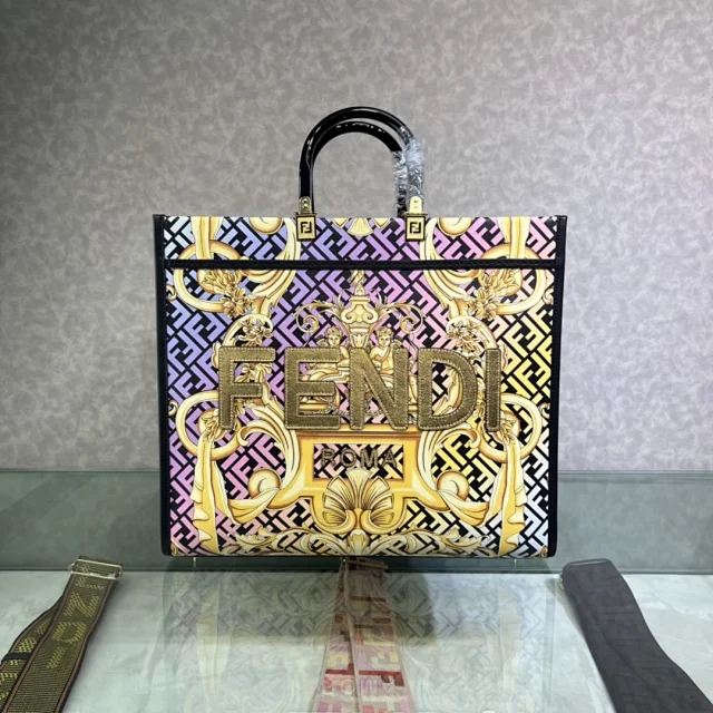 Fendi Handbags Top-Handle Tote with Shoulder Strap product detail image 15