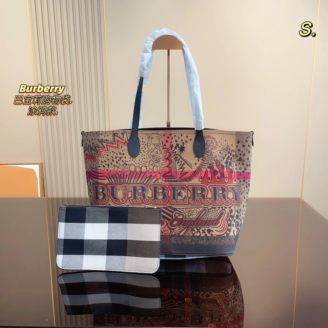 Burberry Reversible Tote Bag Black / Check Tote Bag - 12