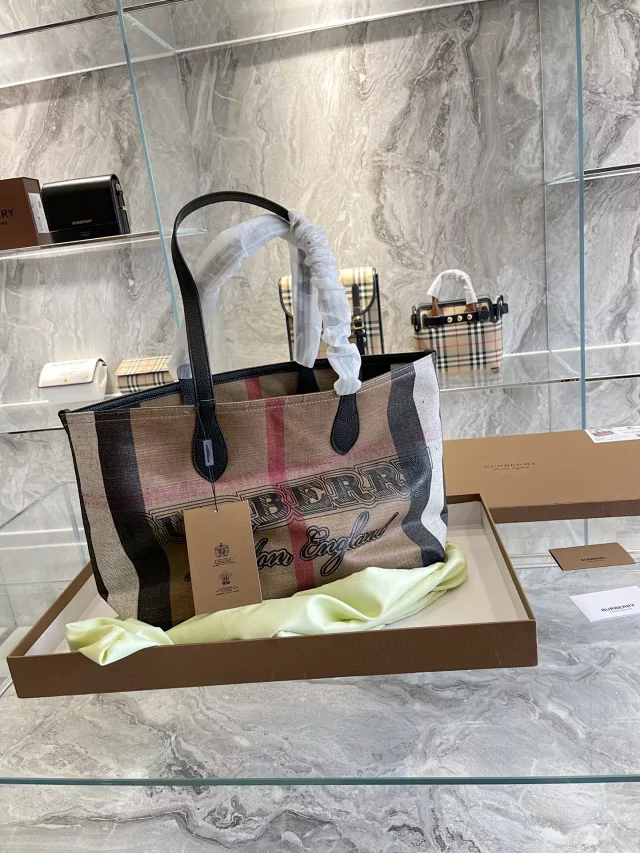 Burberry Handbags Check canvas tote bag product detail image 2