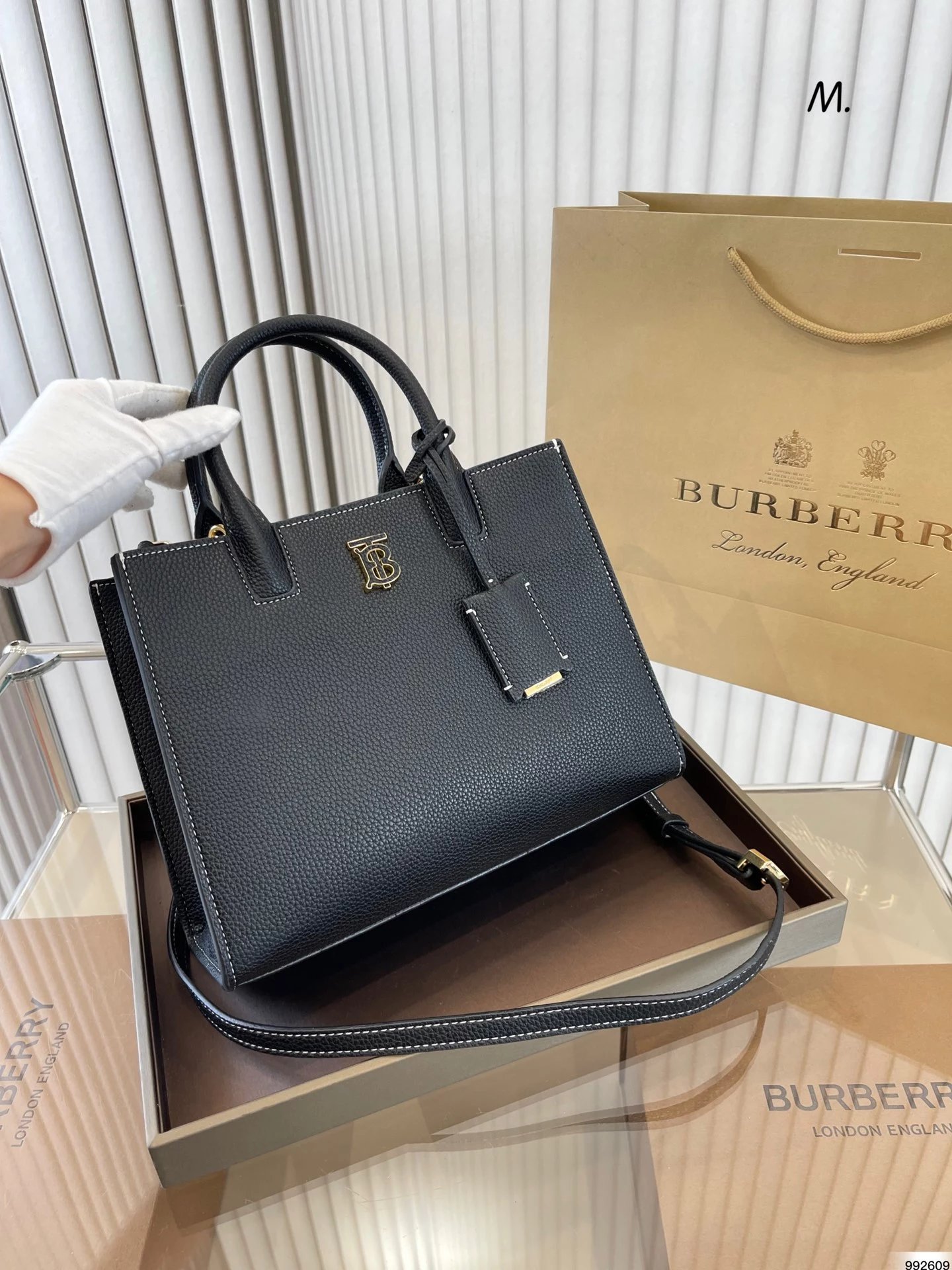Burberry Reversible Tote Bag Black / Check Tote Bag - 10