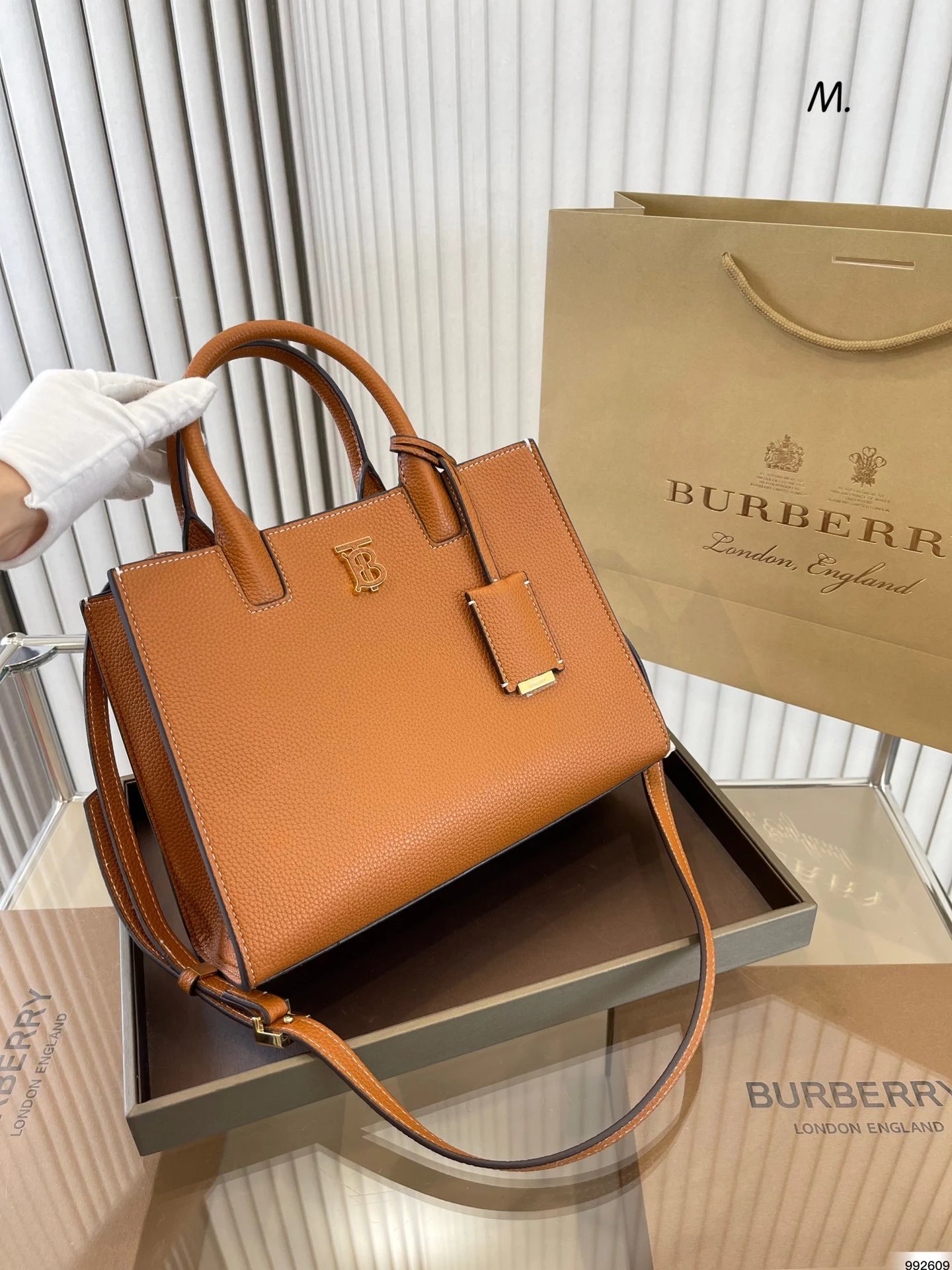 Burberry Reversible Tote Bag Black / Check Tote Bag - 8