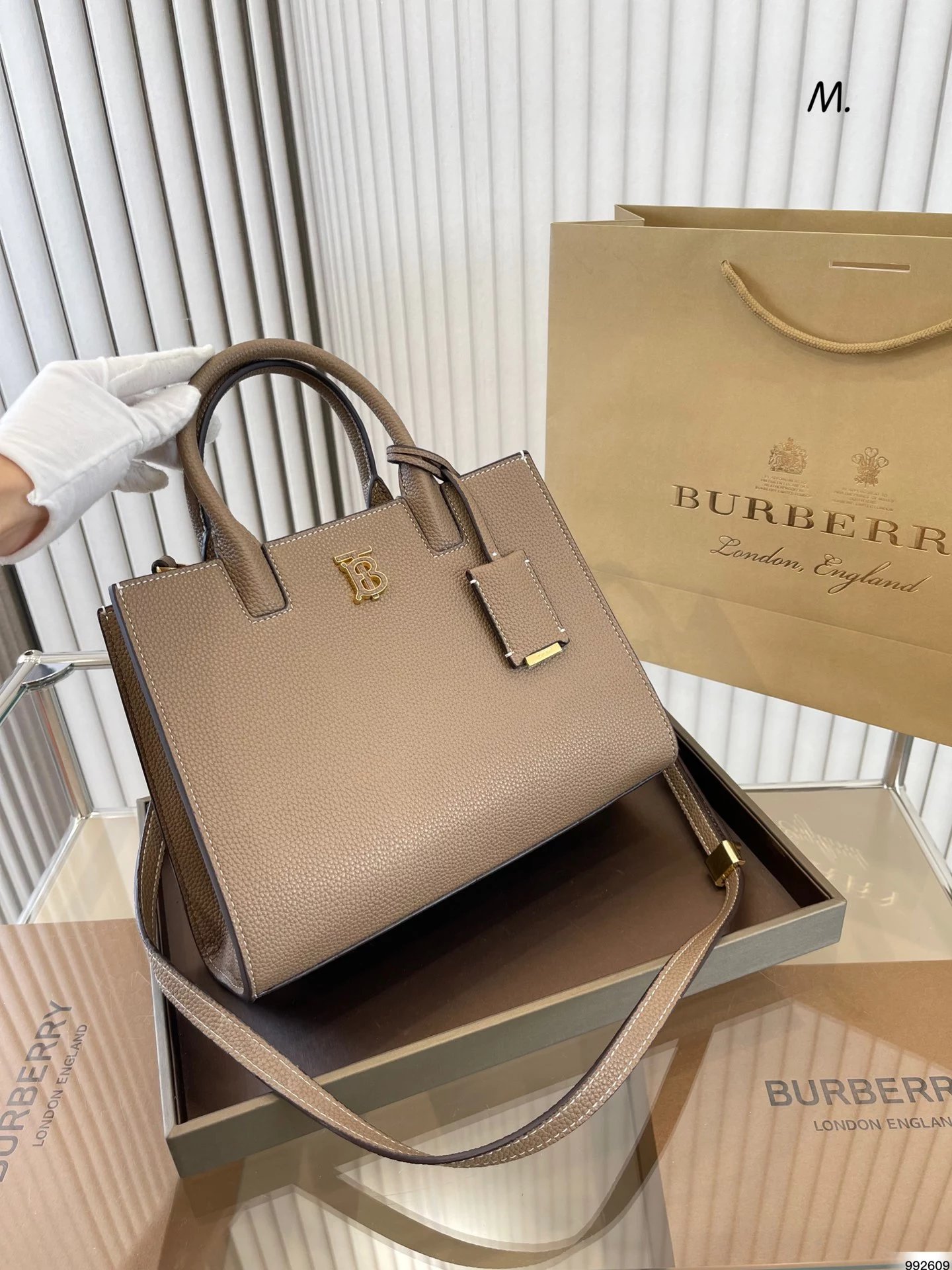 Burberry Reversible Tote Bag Black / Check Tote Bag - 9