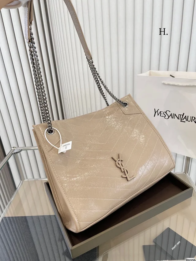 Saint Laurent Shoulder Bags Quilted Tote Bag product detail image 6