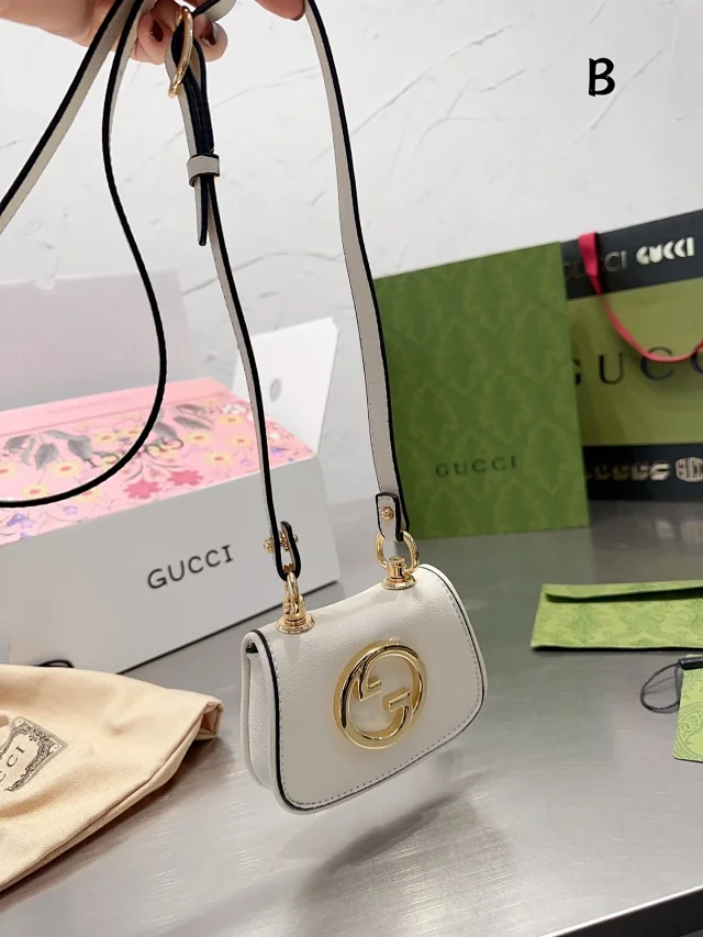 Gucci Crossbody Bags Double G Logo Bag product detail image 1