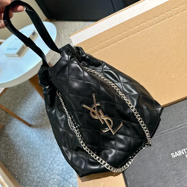 Saint Laurent Straw tote bags and quilted chain shoulder product detail image 4