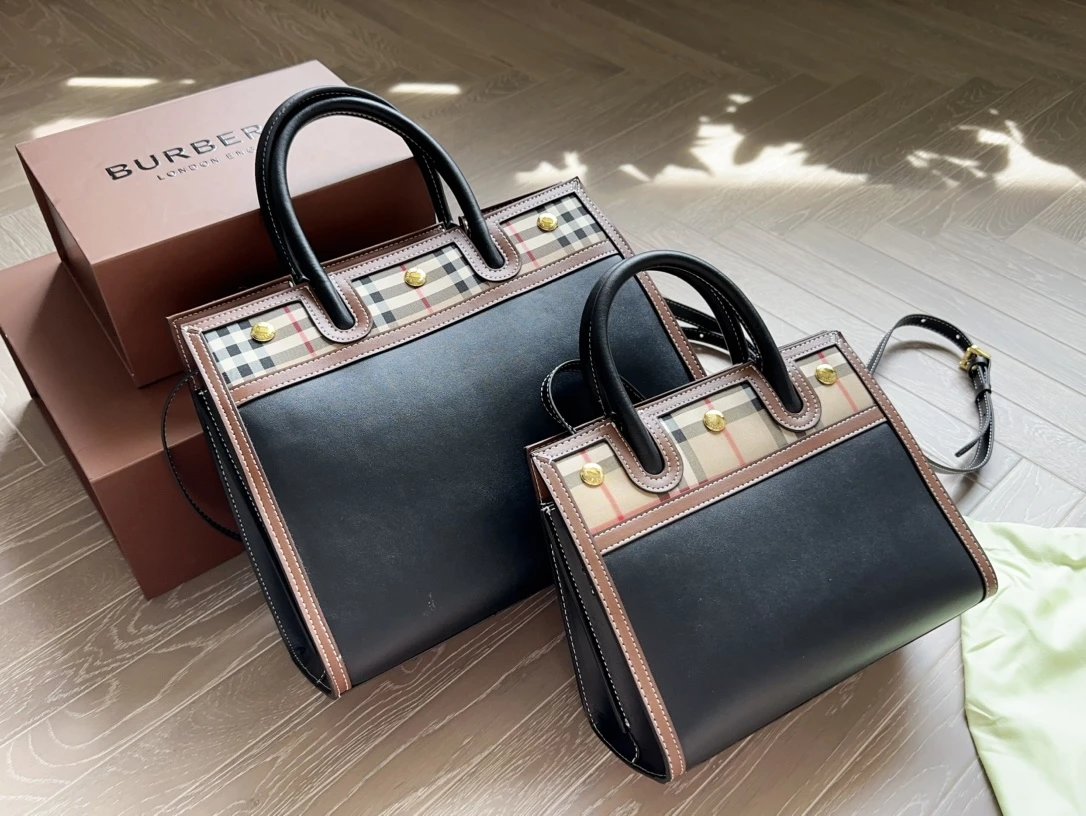Burberry Check Print Tote Bag and Mini Handbag Set in Multicolor - 3