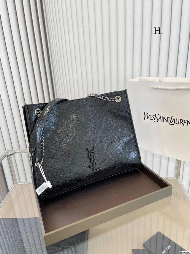 Saint Laurent Shoulder Bags Quilted Tote Bag product detail image 4