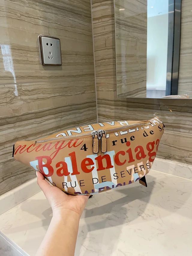 Balenciaga Crossbody Bags Graffiti Logo Belt Bag product detail image 1