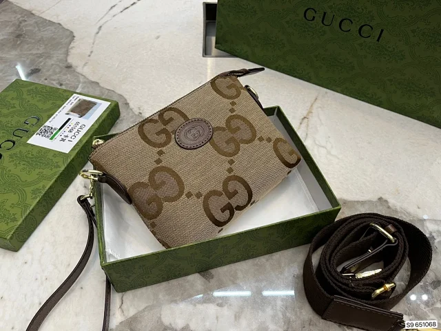 Gucci Crossbody Bags Monogram Zip-Top Bag product detail image 13