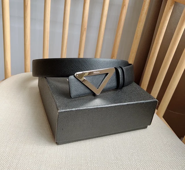 Prada Belts Leather belt with logo buckle product detail image 7