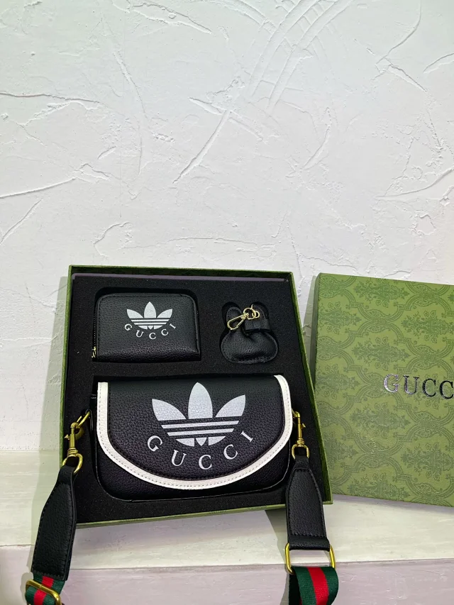 Gucci Crossbody Bags Monogram Zip-Top Bag product detail image 1