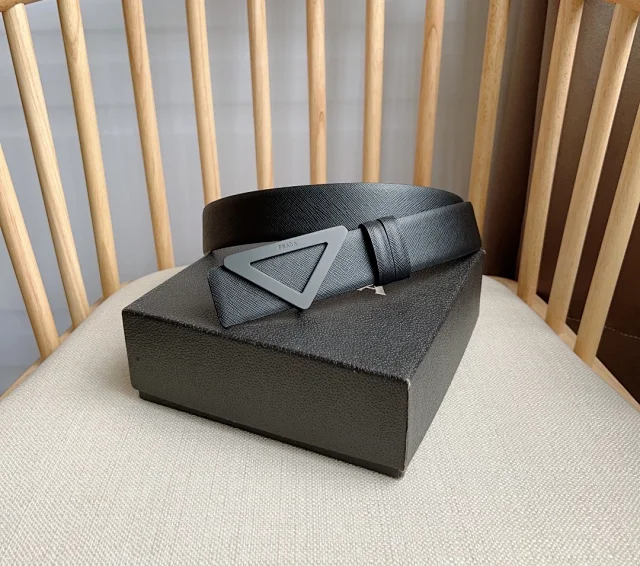Prada Belts Leather belt with logo buckle product detail image 8