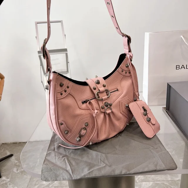 Balenciaga Shoulder Bags Studded Buckle Bag with Detachable Pouch product detail image 4