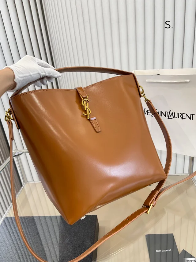 Saint Laurent Shoulder Bags Quilted Tote Bag product detail image 9