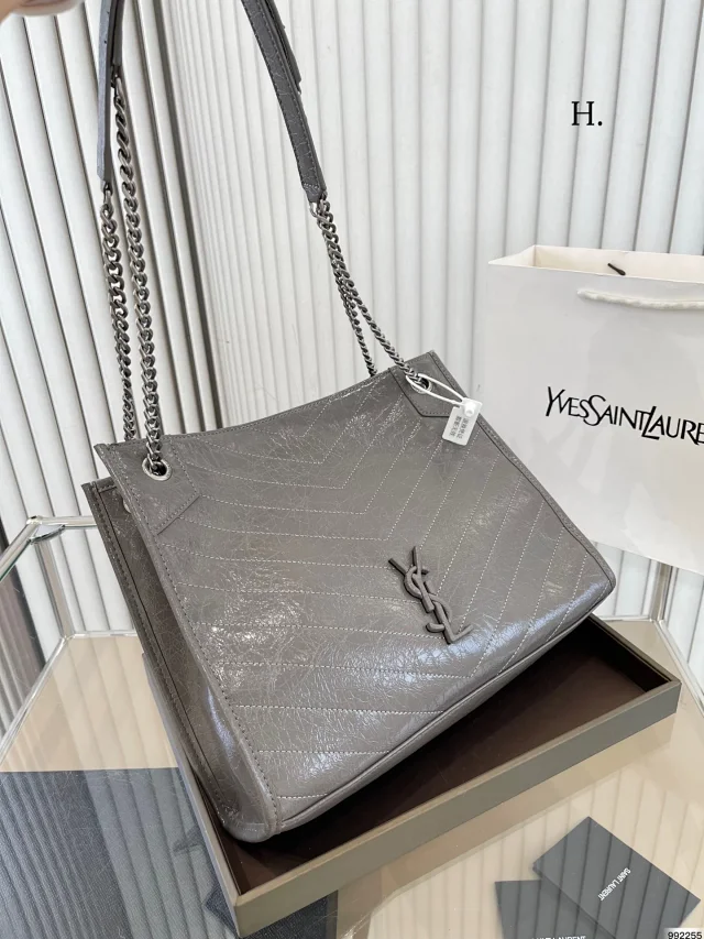 Saint Laurent Shoulder Bags Quilted Tote Bag product detail image 5