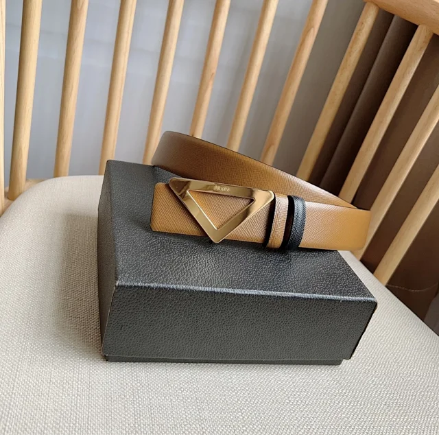 Prada Belts Leather belt with logo buckle product detail image 11