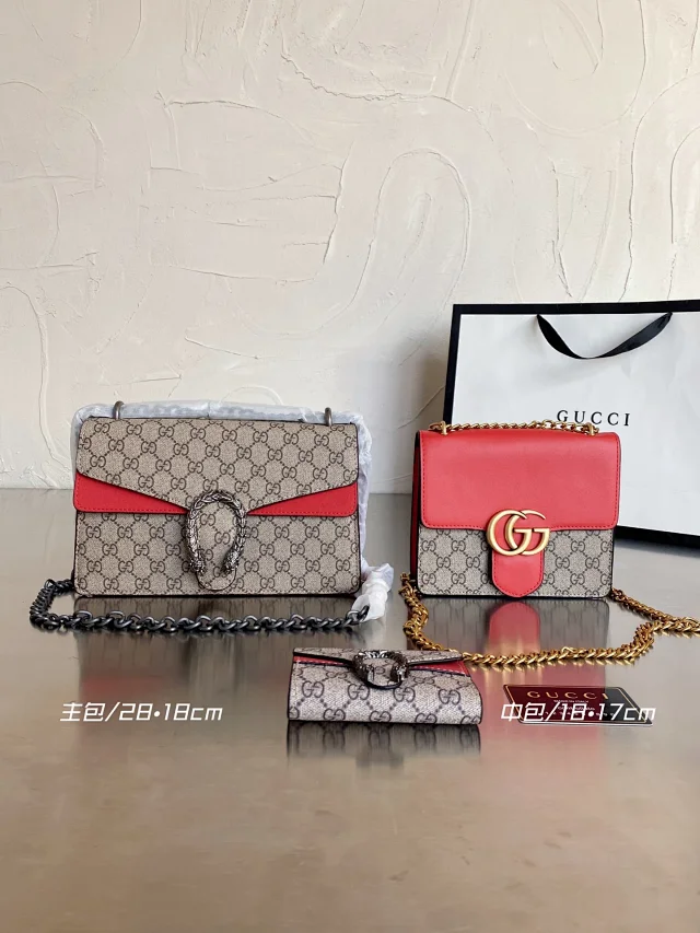 Gucci Handbags Monogram chain-strap flap bags product detail image 3