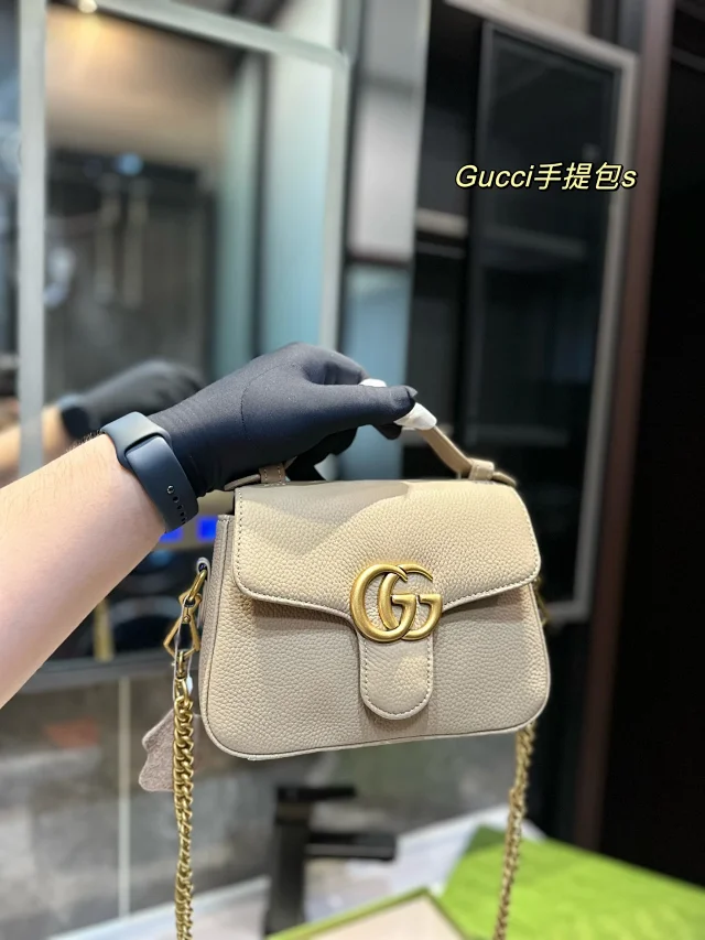 Gucci Crossbody Bags Top-handle flap bag with chain strap and Double G hardware product detail image 2